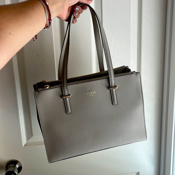 Kate Spade “Small Jensen” Light grey purse - Picture 1 of 4